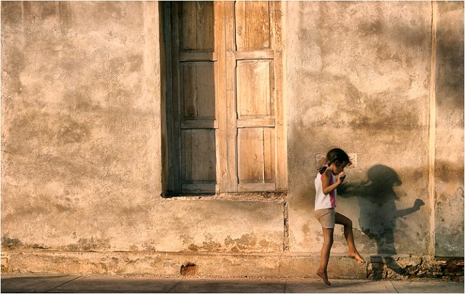 baleze.deviantart.com/art/Playing-with-Shadows-61984249