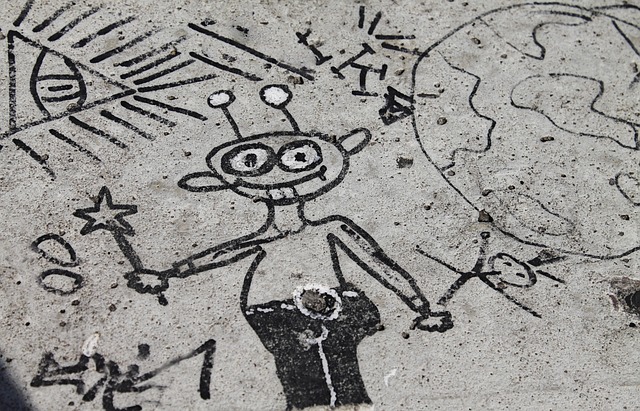 pixabay.com/en/males-art-drawing-creativity-fig-391346/