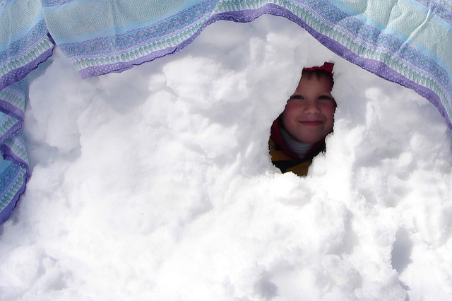 Easy snow fort. Image: CC by 2.9 popofatticus.